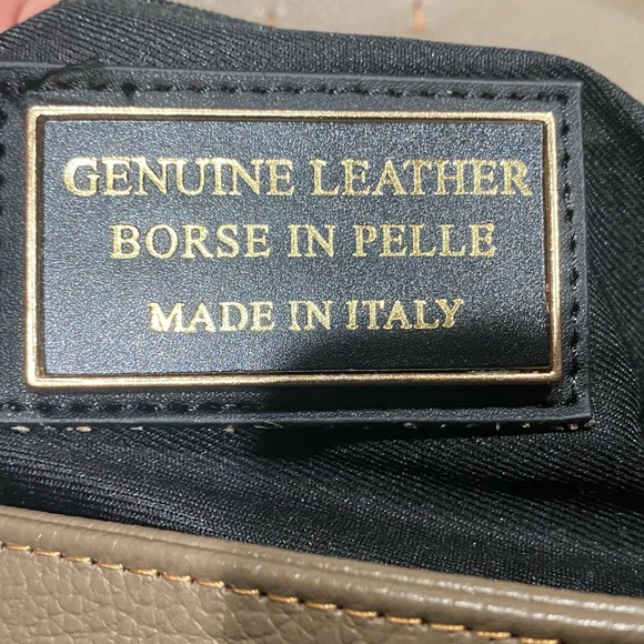 Made In Italy East West Beige Soft Leather Crossbody Bag- Purchased In Italy - Picture 13 of 16